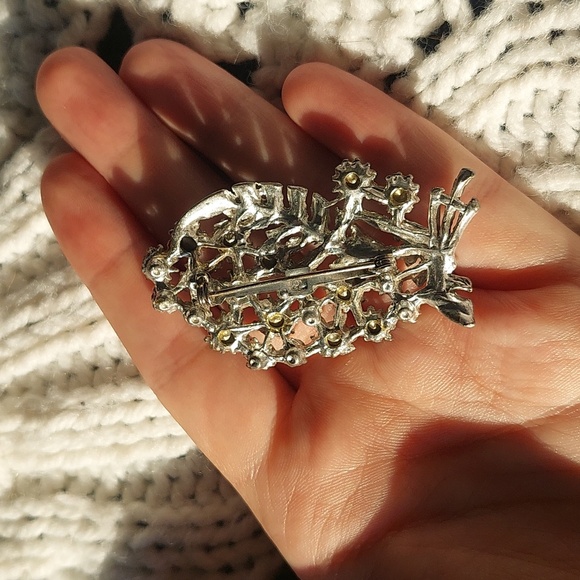 Coco Aurora Borealis Silver Leaf/Feather Statement Brooch - Picture 6 of 8